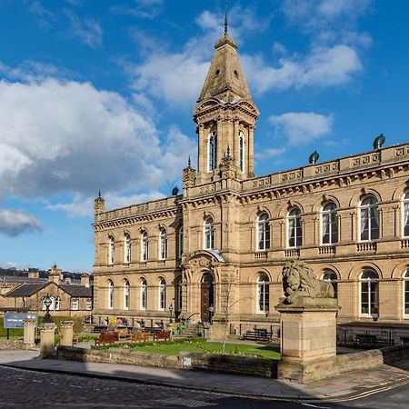 Riverside Balcony Apartment With Parking Just Minutes To Saltaire Shipley (West Yorkshire) Exterior photo